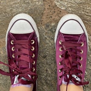 Converse burgundy velvet shoes size 7